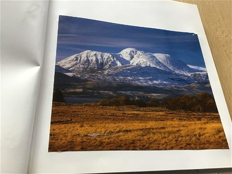 Schotland boek met prachtige illustraties en grondige tekst en grondige uitleg - 2