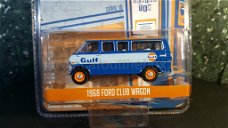 Ford Club Wagon GULF 1:64 Greenlight 