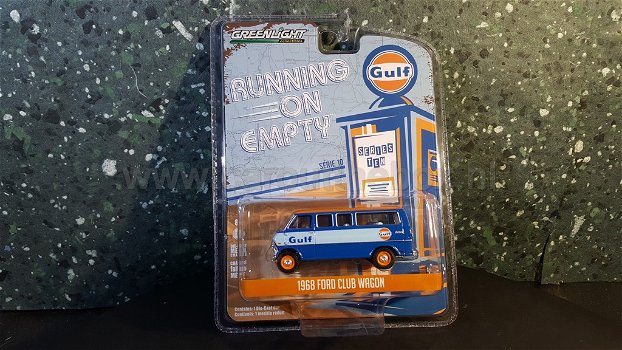 Ford Club Wagon GULF 1:64 Greenlight - 2