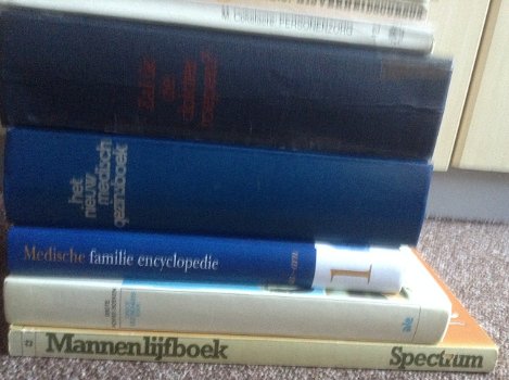 Medische boeken van mannen, gezondheid, EHBO, encyclopedie, homeophatie enz... - 7