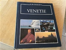 Boek van Venetië , historisch land ,prachtig exemplaar,mooie foto,s en grondig uitleg met tekst