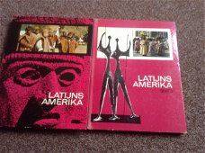 2 Boeken van Latijns Amerika met prenten en uitgebreide tekst zoals zij leven ,hun bestaan