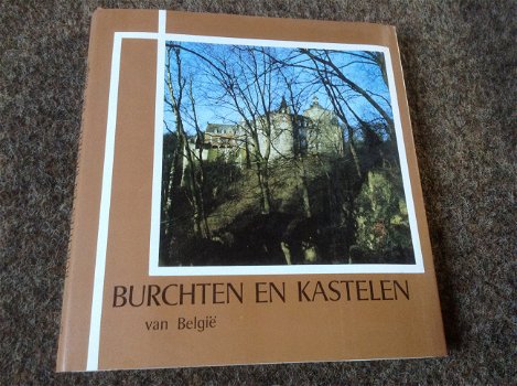 10 boeken van Burchten en kastelen,zeer mooie illustraties /10 livres de châteaux et palais - 5