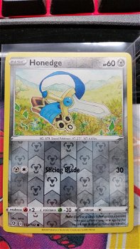 Honedge 133/192 Common (reverse) Sword & Shield: Rebel Clash - 0