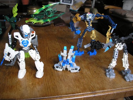 Lego bionicle - zie foto's - beschrijvingen bij - 0