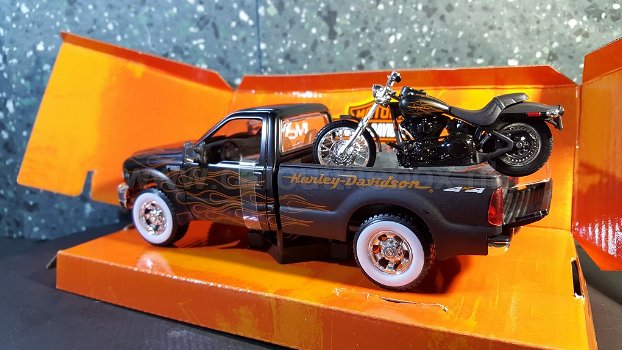 Ford F-350 super duty pick up met Harley Davidson 1:24 Maisto - 2