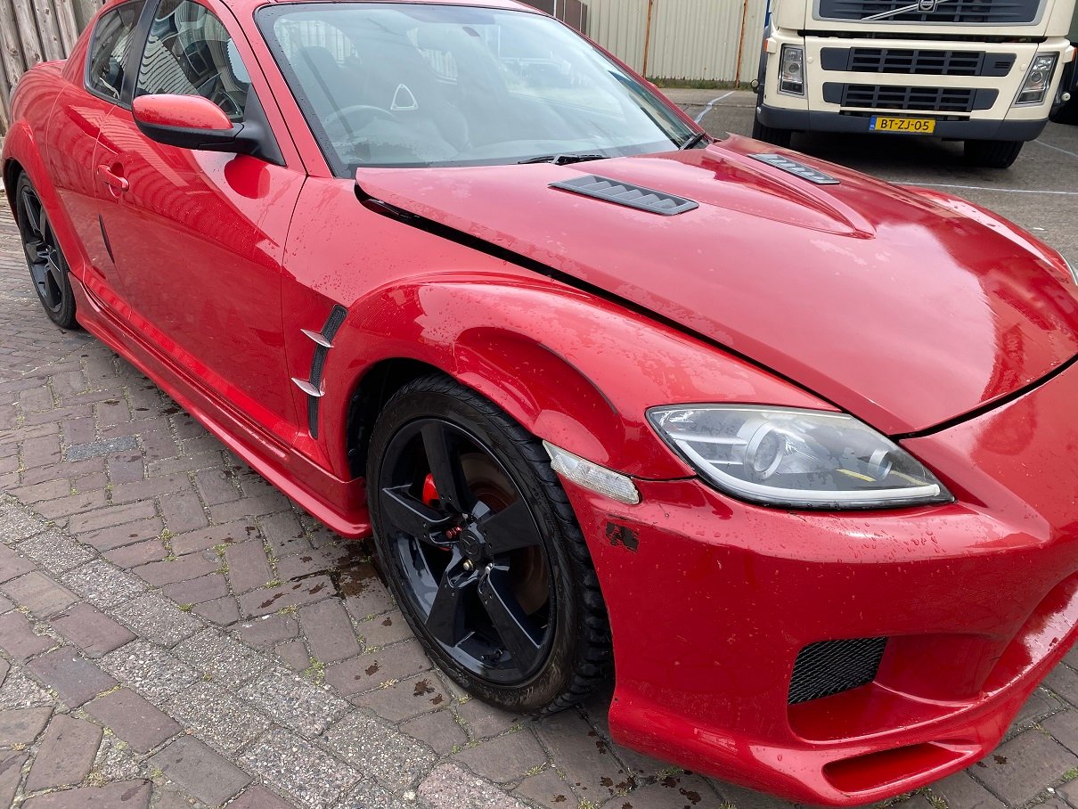 Unieke RX-8 met V-8 motor, ideale driftauto - Afbeelding 5