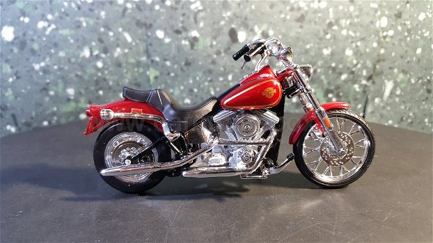 Harley Davidson 1984 Softail bruin 1:18 Maisto - 0