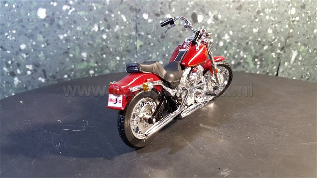 Harley Davidson 1984 Softail bruin 1:18 Maisto - 2