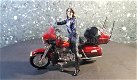 Harley Davidson Electra Glide 2013 rood 1:18 Maisto - 3 - Thumbnail