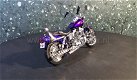 Harley Davidson Dyna Wide Glide paars 1:18 Maisto - 2 - Thumbnail