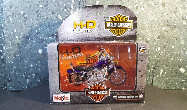 Harley Davidson Dyna Wide Glide paars 1:18 Maisto - 5