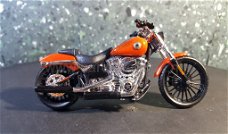 Harley Davidson 2016 Breakout oranje 1:18 Maisto