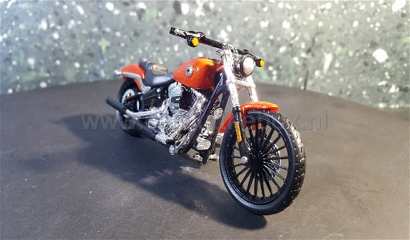 Harley Davidson 2016 Breakout oranje 1:18 Maisto - 1