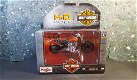 Harley Davidson 2016 Breakout oranje 1:18 Maisto - 3 - Thumbnail