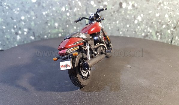 Harley Davidson 2015 Street 750 bruin 1:18 Maisto - 2