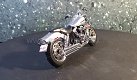 Harley Davidson 2009 CVO Fat Boy zilver grijs 1:18 Maisto - 2 - Thumbnail