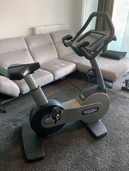 Technogym hometrainer 700ie TV - upright bike - 0