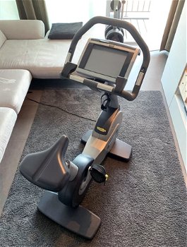 Technogym hometrainer 700ie TV - upright bike - 1