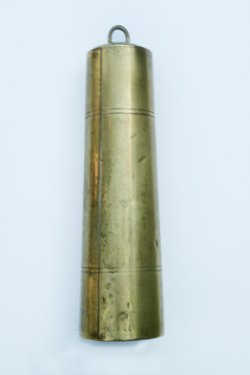 Messing gewicht voor Friese klok. 3590 gr.