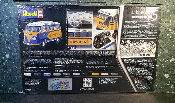 Volkswagen T1 Samba Bus LUFTHANSA 1:24 Revell - 2