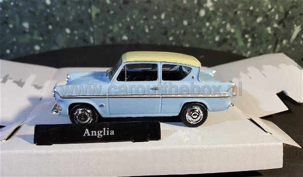 Ford Anglia blauw HARRY POTTER 1:43 Cararama - 0