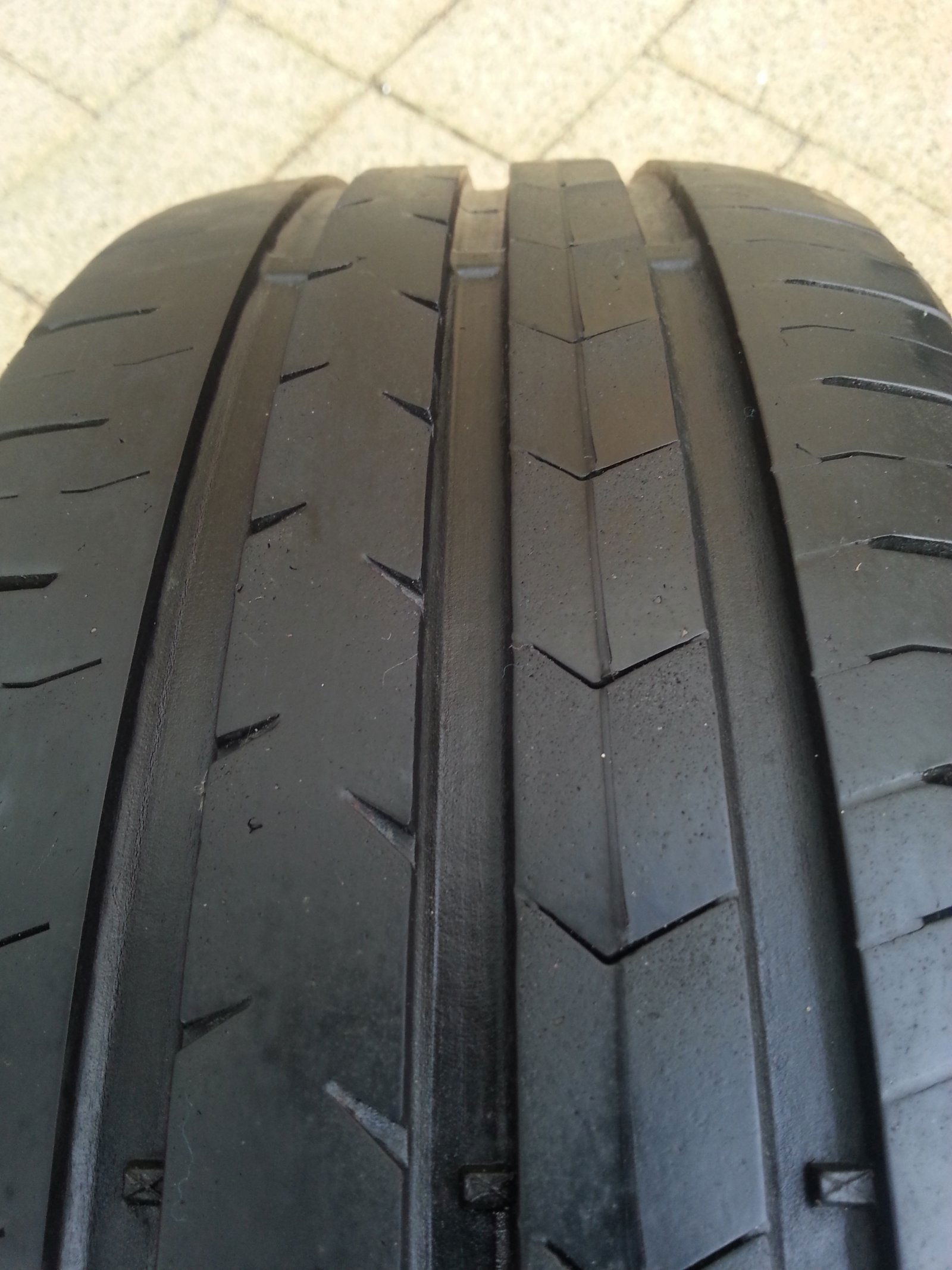 2 stuks Continental Premium Contact 185/60 R15 zomerbanden. - Afbeelding 2