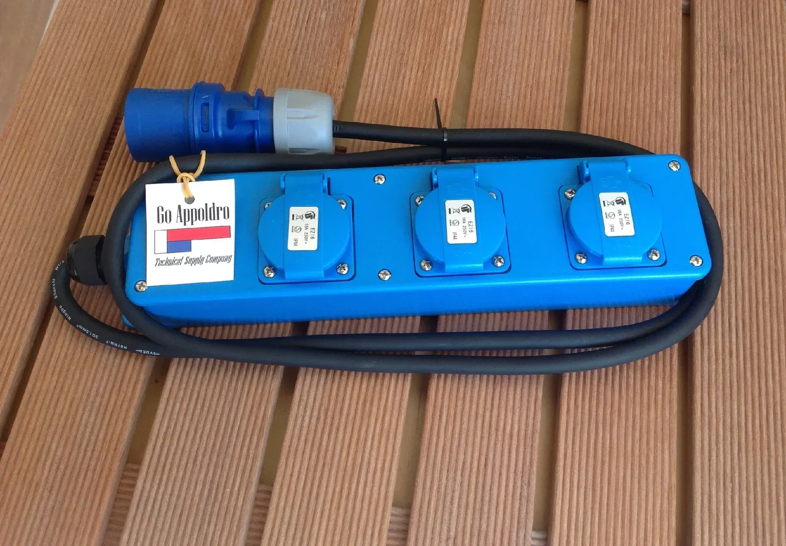 CEE 16A recreatie 3-voudig verdeelblok blauw met 5 meter kabel 230V - nr. 1