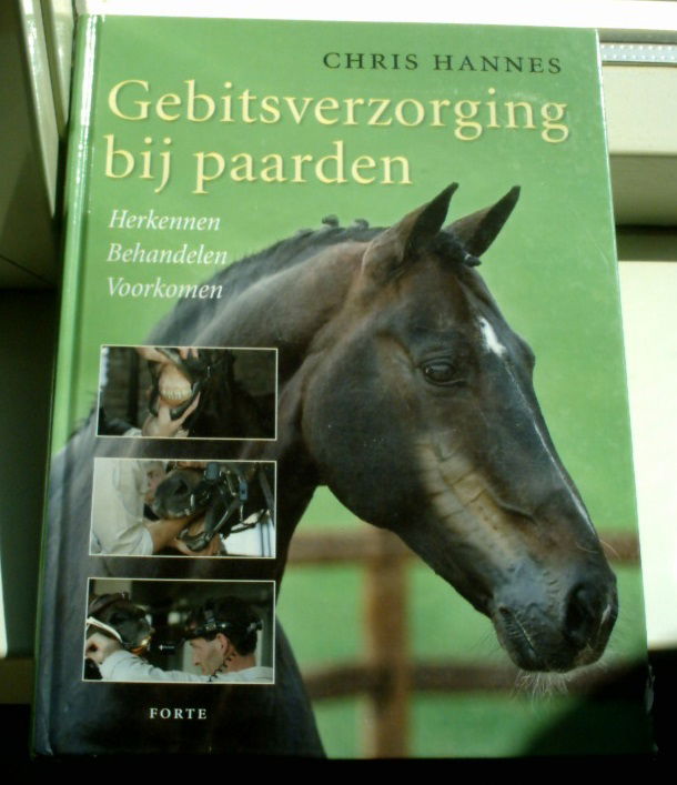 Gebitsverzorging bij paarden(Hannes, ISBN 9789058777379). - nr. 1