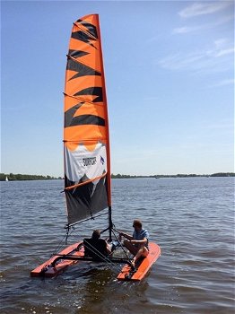 Surf Cat omgebouwd naar 2 persoon zeilboot - 0