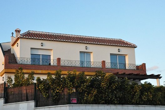 Mooie grote lichte villa op slechts 200 meter van zee in rustige urbanisatie - Andalusie Spanje - 0