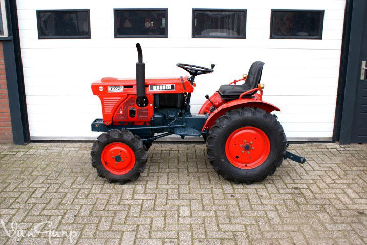 TRA15066 tractoren Kubota B7001D van-gurp.nl Wijhe - nr. 1
