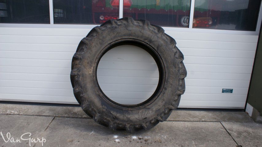 DIV151916 diversen Trekkerband 16.9R34 Radial Stomil van-gurp.nl Wijhe - nr. 1