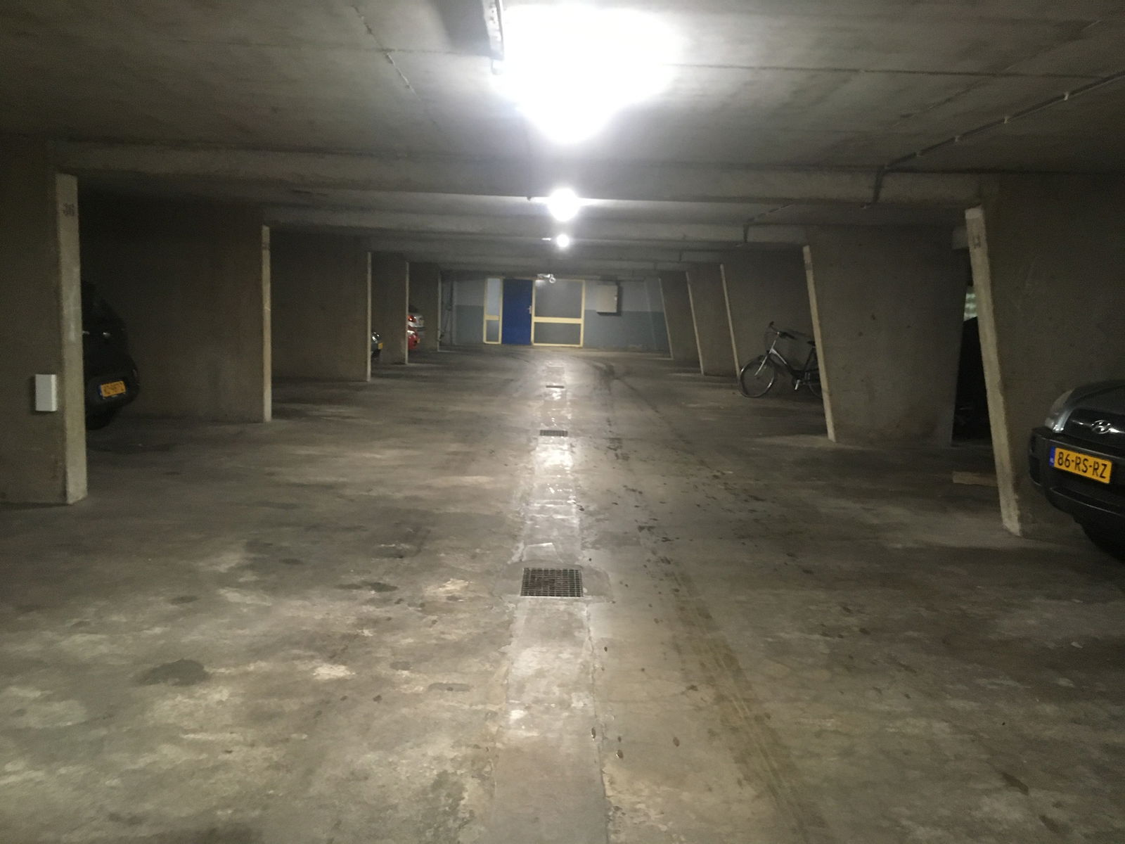 Grote dubbele garage in Zoetermeer - Afbeelding 2