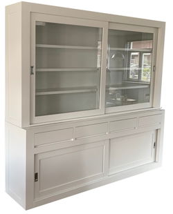 Strakke witte design buffetkast 240 x 50/40 x 220cm