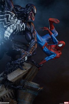 Sideshow Spider-Man vs Venom maquette 200561 - 4