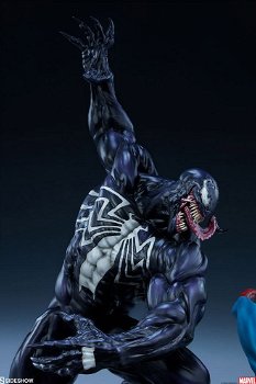 Sideshow Spider-Man vs Venom maquette 200561 - 5