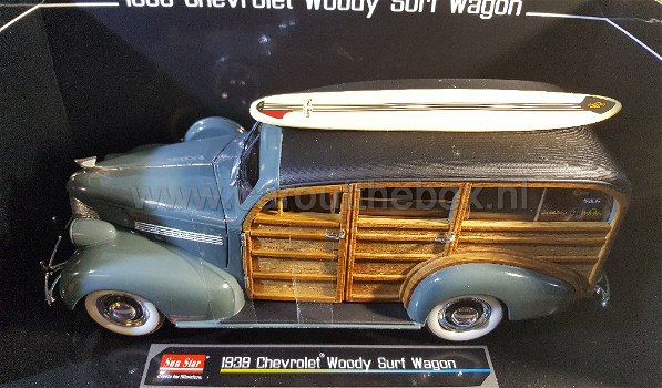 1939 Chevrolet WOODY surf wagon 1:18 Sunstar - 1