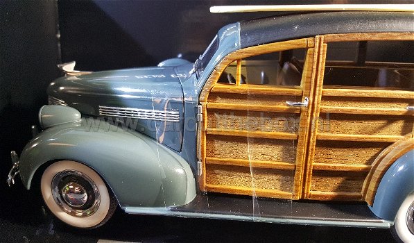 1939 Chevrolet WOODY surf wagon 1:18 Sunstar - 3