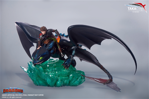 Taka Corp Toothless and Hiccup statue - 4