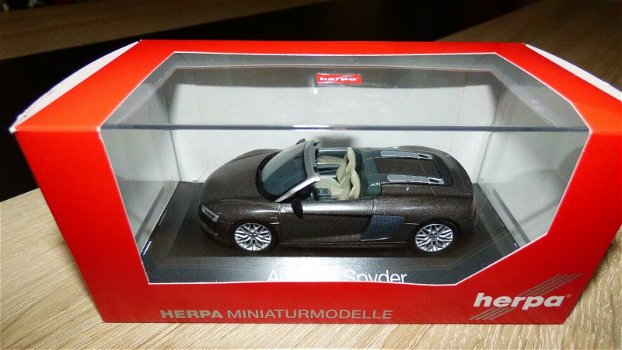 1:43 Herpa Audi R8 Spyder 2016 Argusbruin 924603 - 2