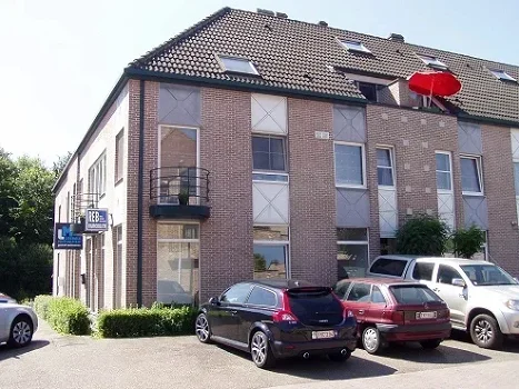 Handelspand met 5 private parkeerplaatsen! - 0