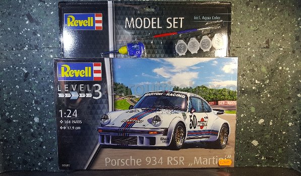 Porsche 934 RSR MARTINI 1:24 Revell - 1