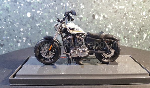 Harley Davidson 2018 Forty-Eicht special wit 1:18 Maisto - 0