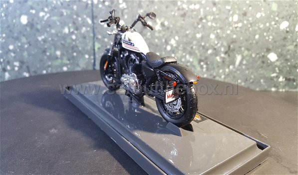 Harley Davidson 2018 Forty-Eicht special wit 1:18 Maisto - 2