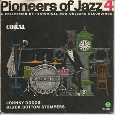 Johnny Dodds' Black Bottom Stompers ‎– Pioneers Of Jazz 4