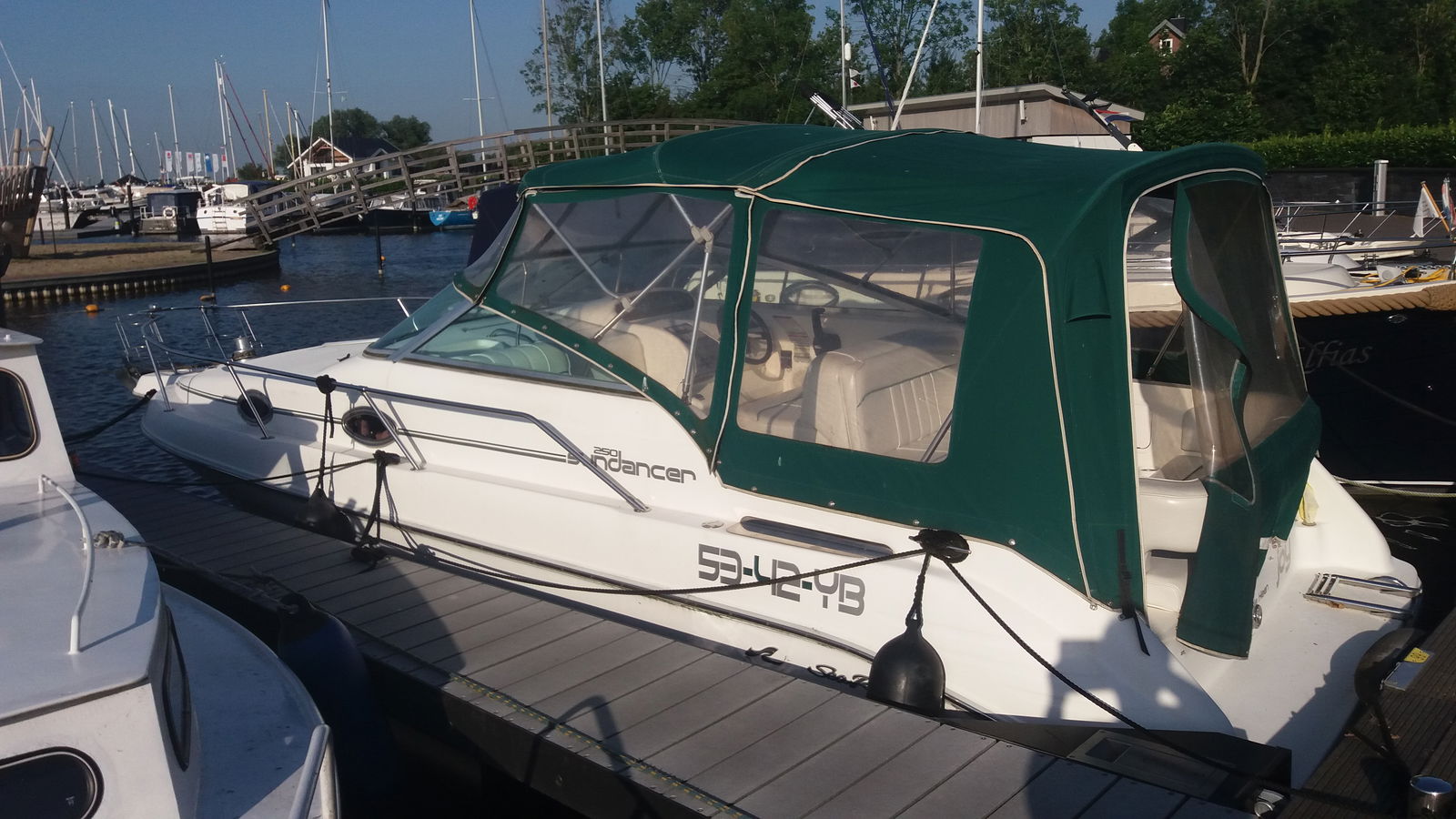 Sea Ray 250 Sundancer - Afbeelding 2