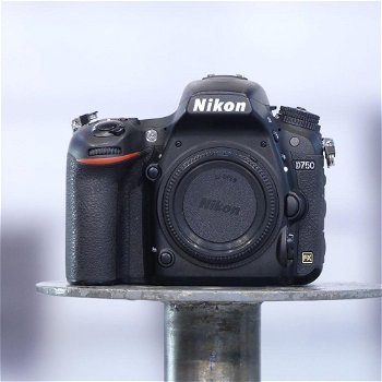 ✅ Nikon D750 (2572) - 0