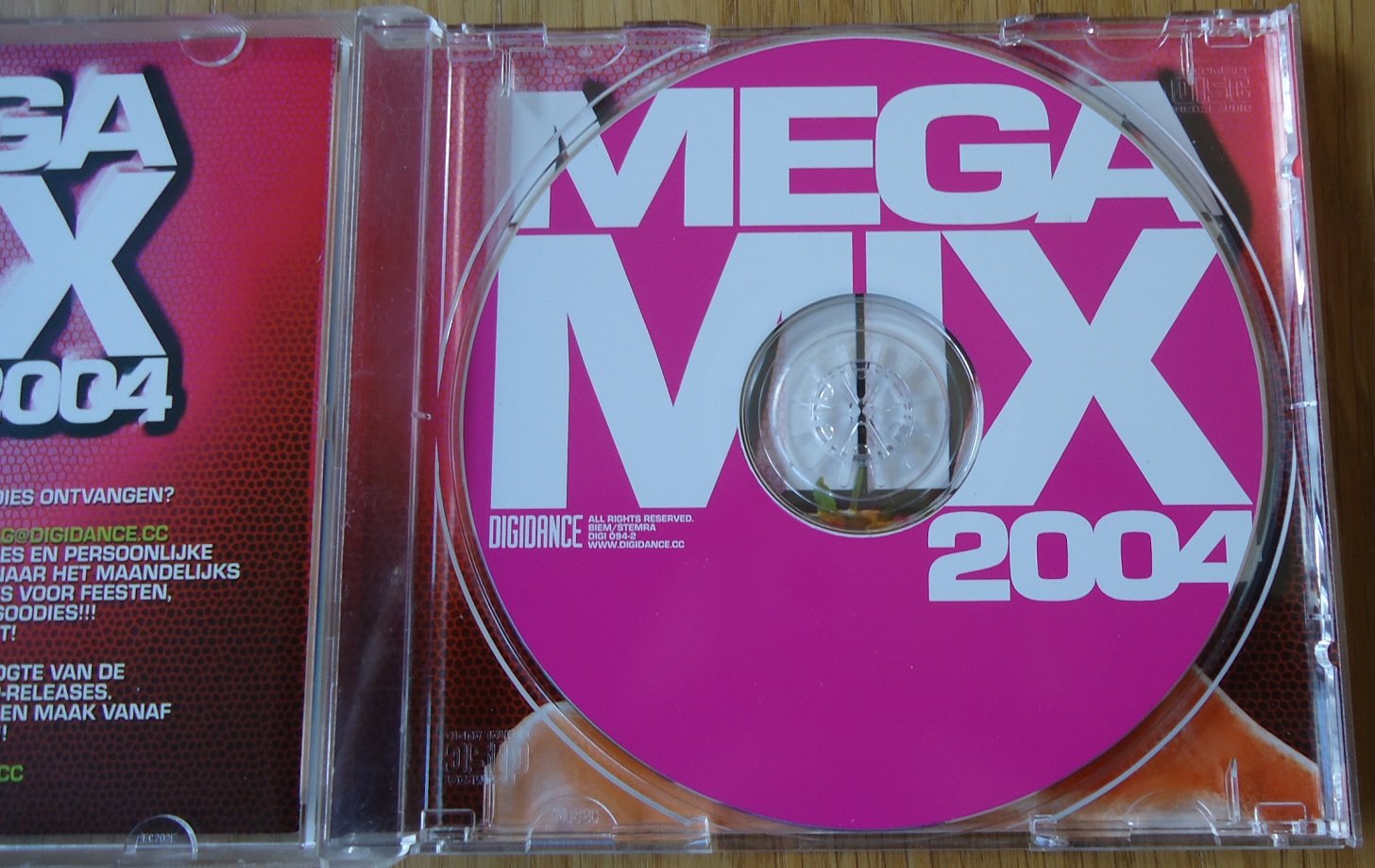 Te koop de originele CD "Megamix 2004" van Digidance. - Afbeelding 3