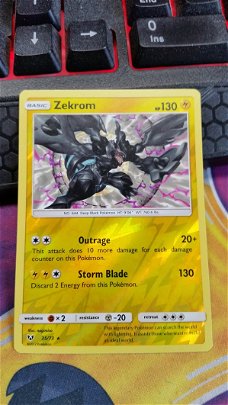 Zekrom 35/73 Holo (reverse) Shining Legends